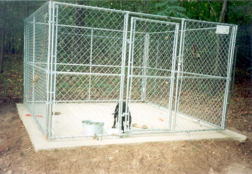 Portable Dog Kennel on Slab